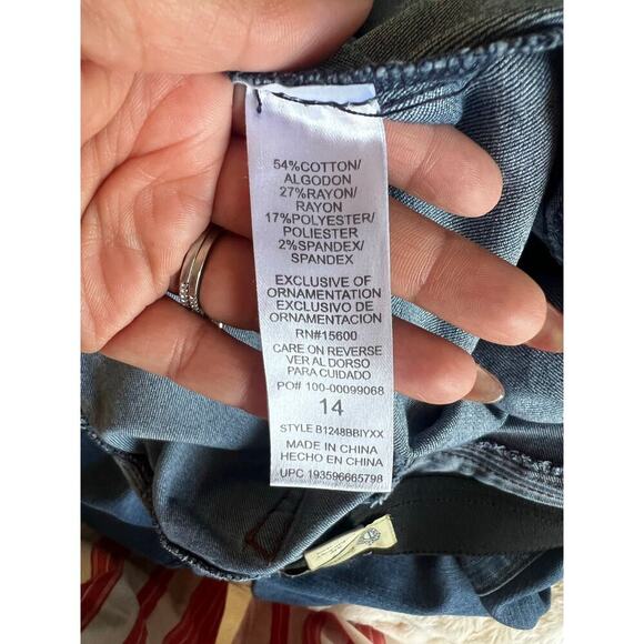 Democracy Women’s “Ab” Technology Skinny Dark Wash Jeans Size 14 - Picture 9 of 9